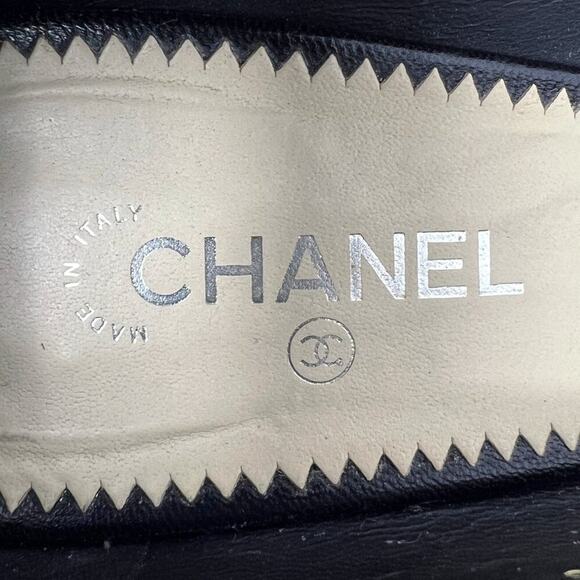 Chanel Black Leather Cap Toe Pearl Heel Pumps Size EU 37.5 - Picture 6 of 11